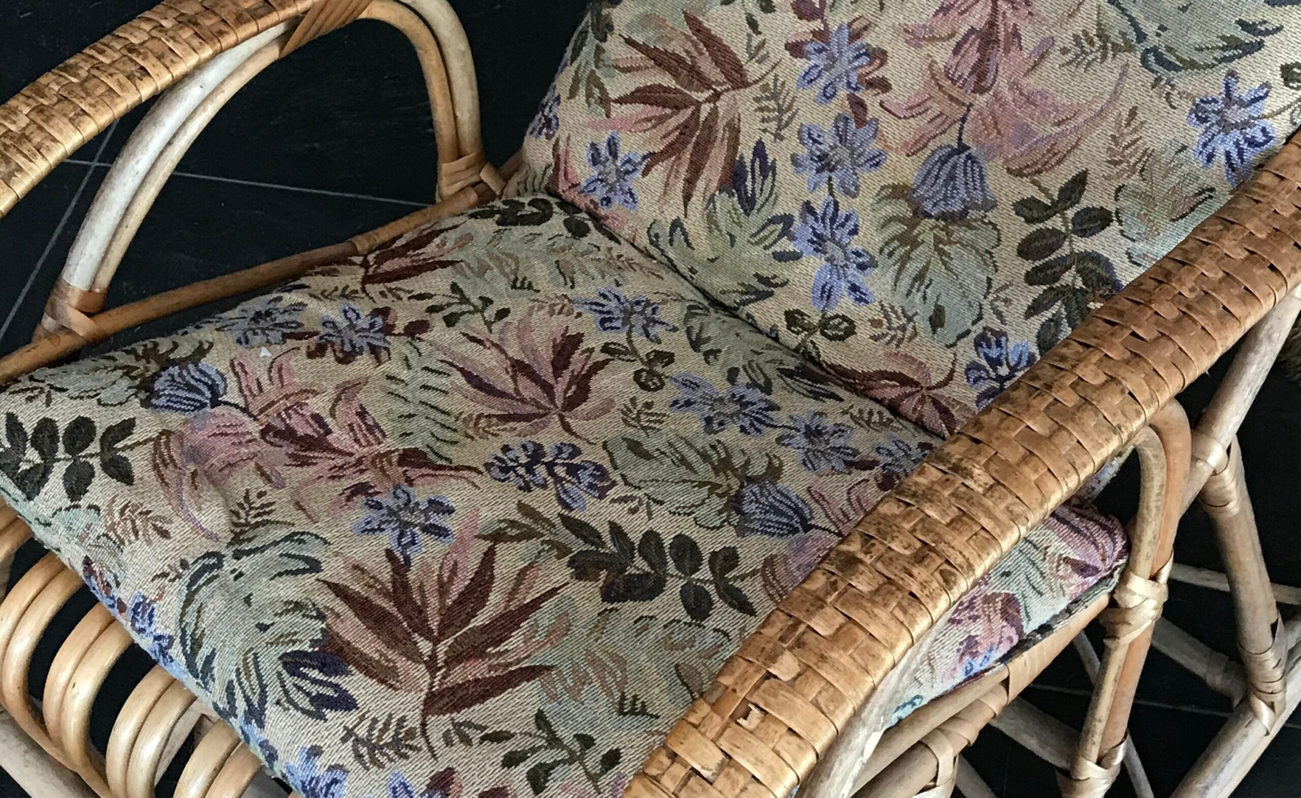 cushion-2.jpg