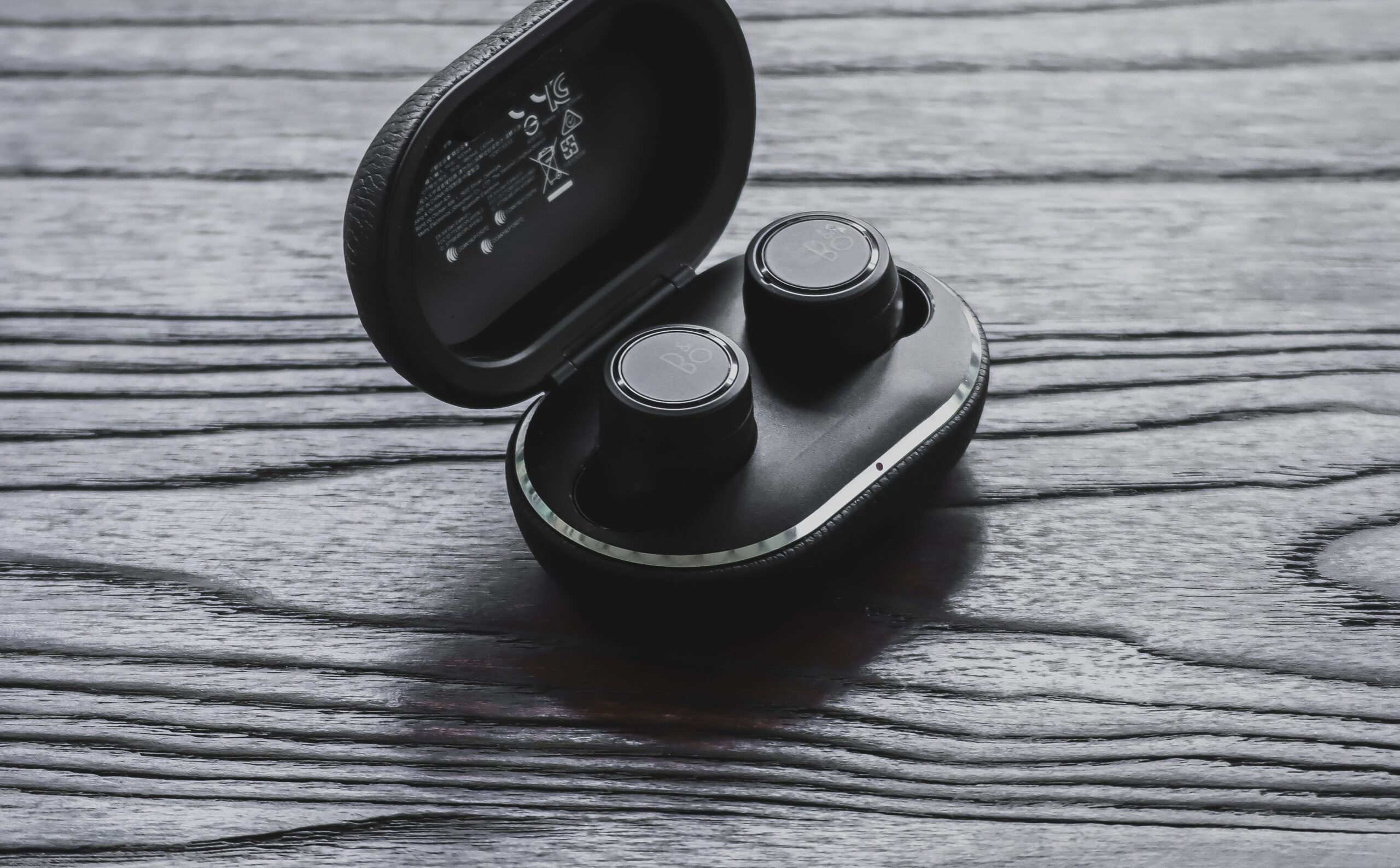 earbuds-1.jpg