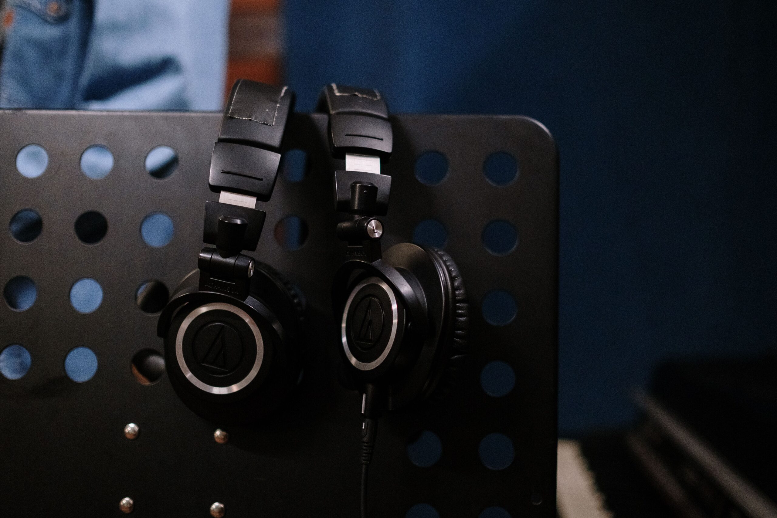 headphones-2.jpg
